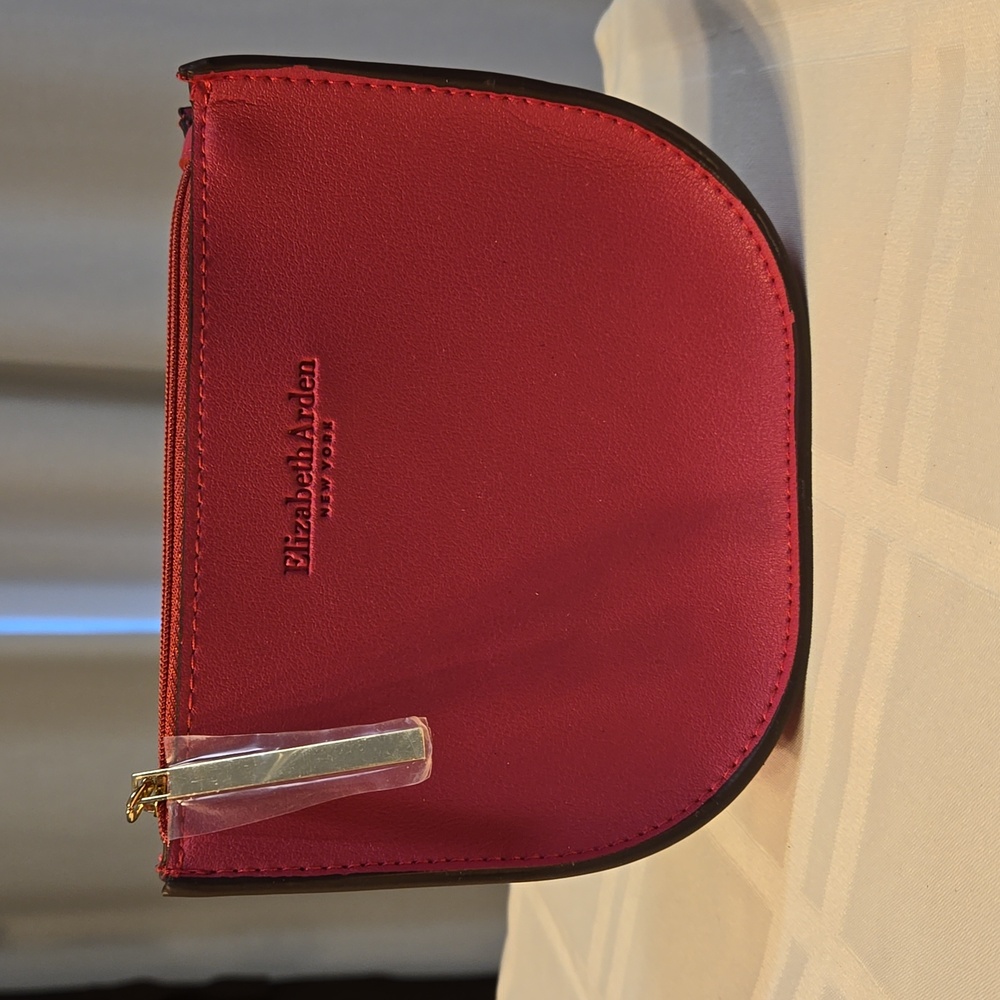 Elizabeth Arden cosmetic pouch, Raspberry color NWOT
